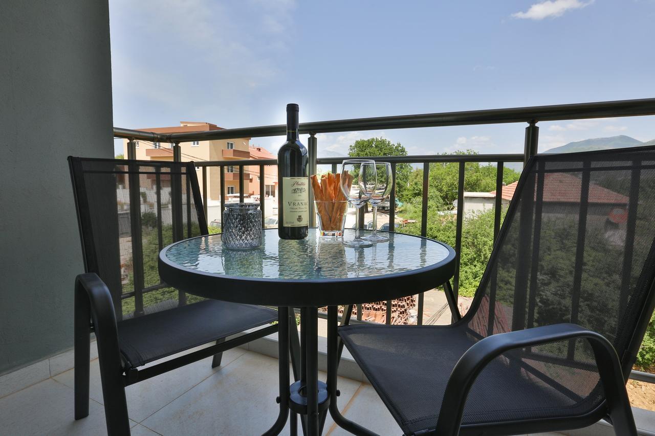 Kristina Apartments Tivat Exterior foto