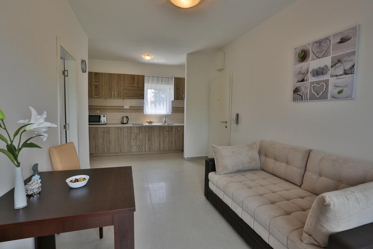 Kristina Apartments Tivat Exterior foto