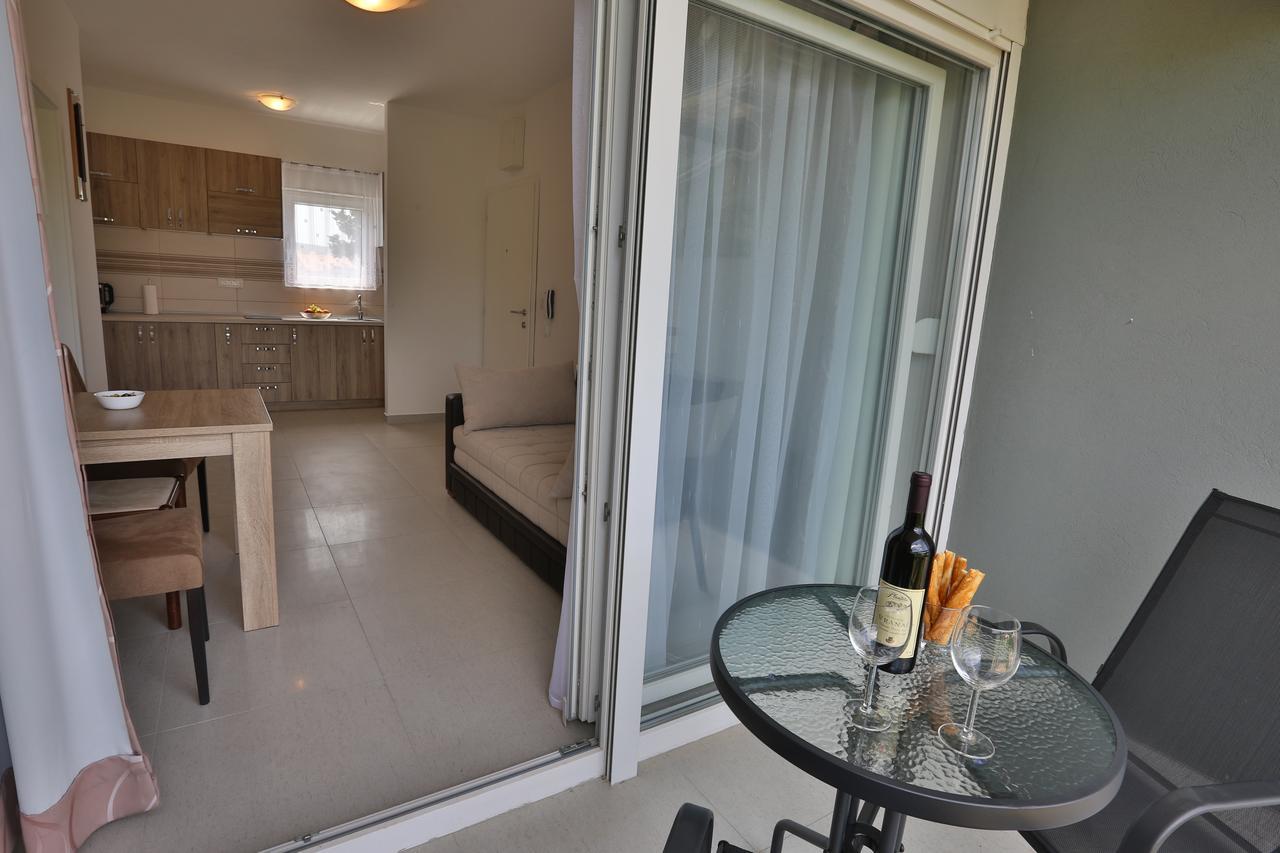 Kristina Apartments Tivat Exterior foto