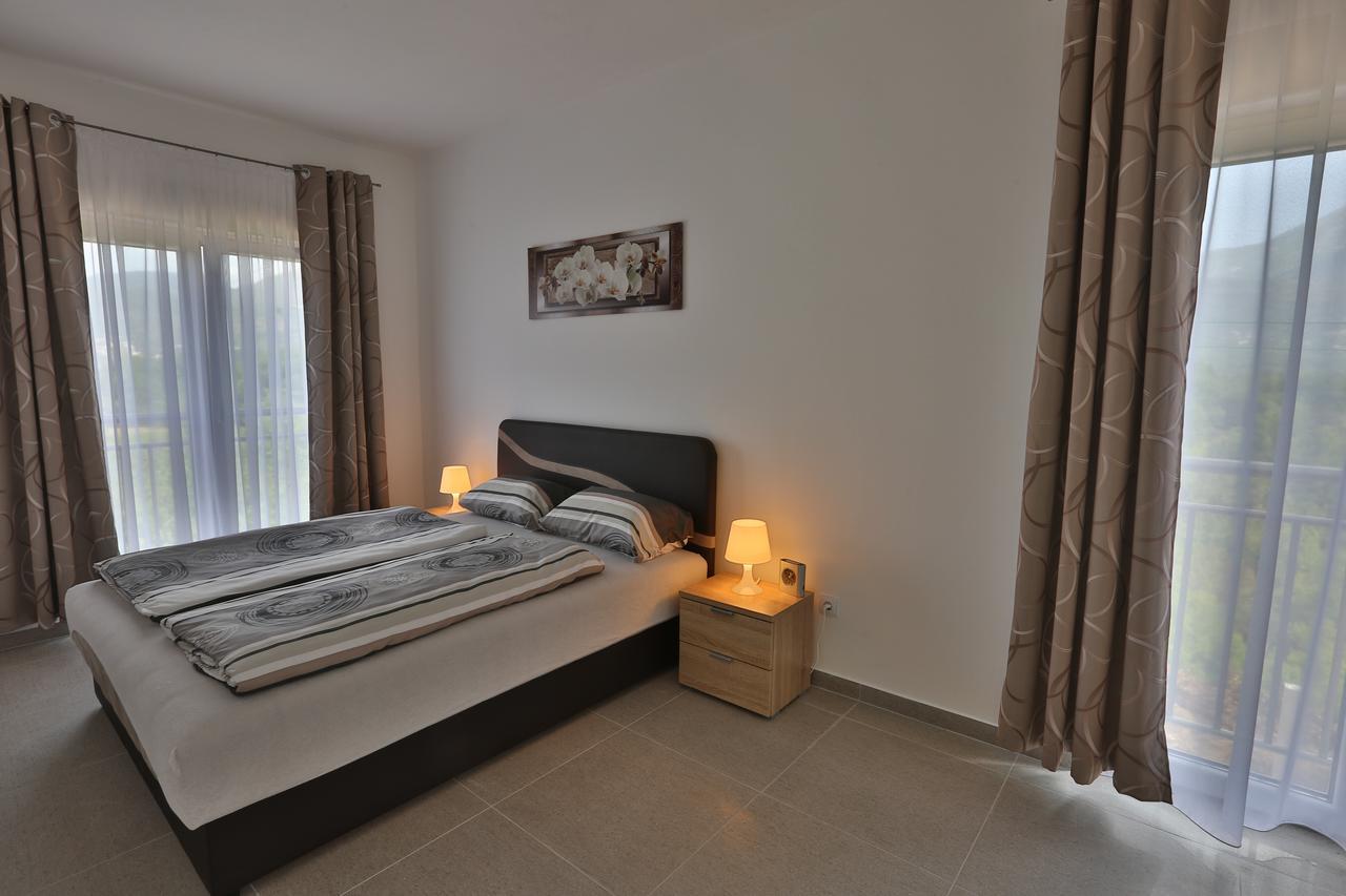 Kristina Apartments Tivat Exterior foto